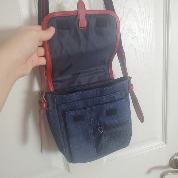 Cross body bag with lots of pockets - Picture 6 of 12